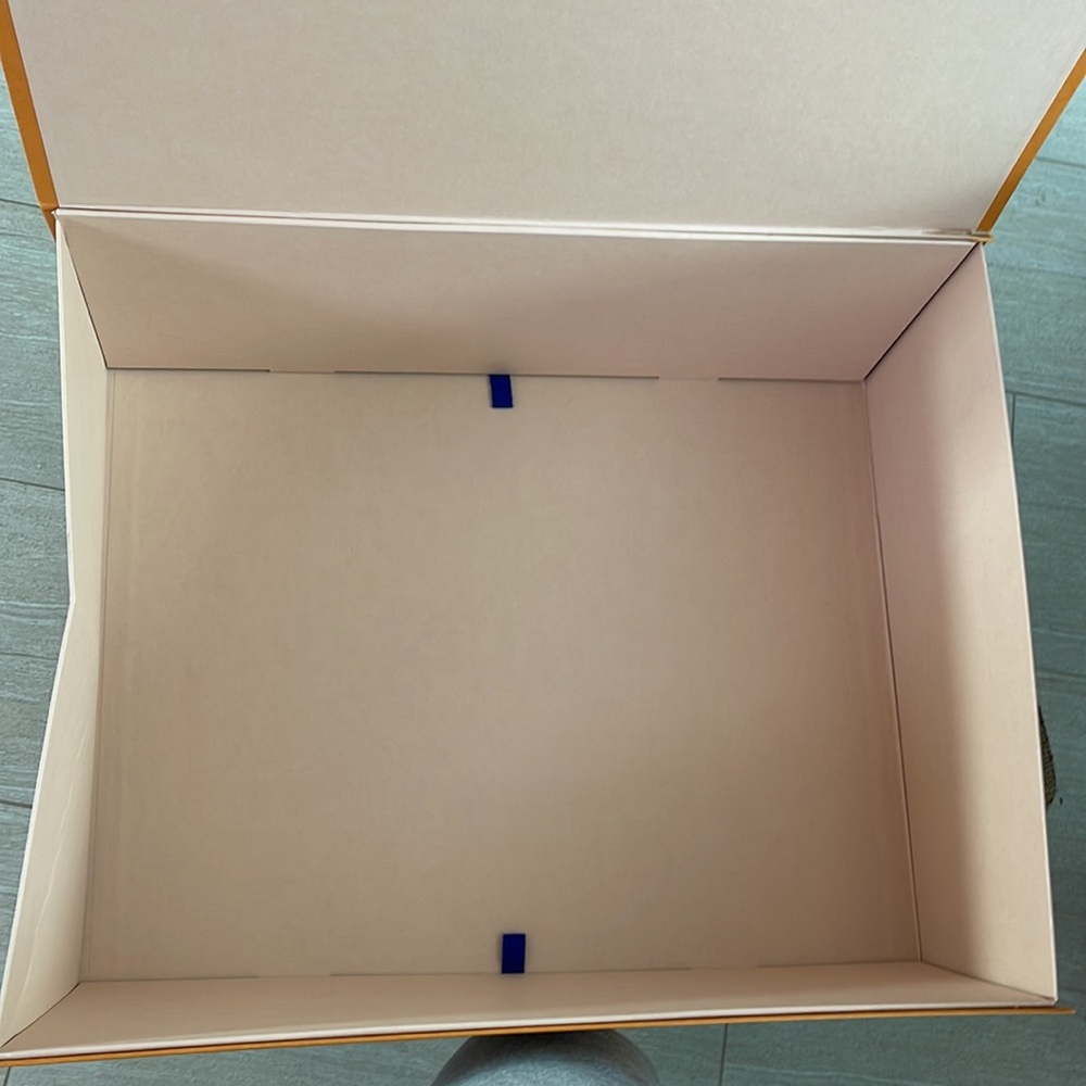 COPY - Authentic Louis Vuitton xtra large empty box. - Picture 15 of 17